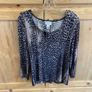 Chico’s leopard cheetah printed “Travelers” shirt size 0 (US XS/4)